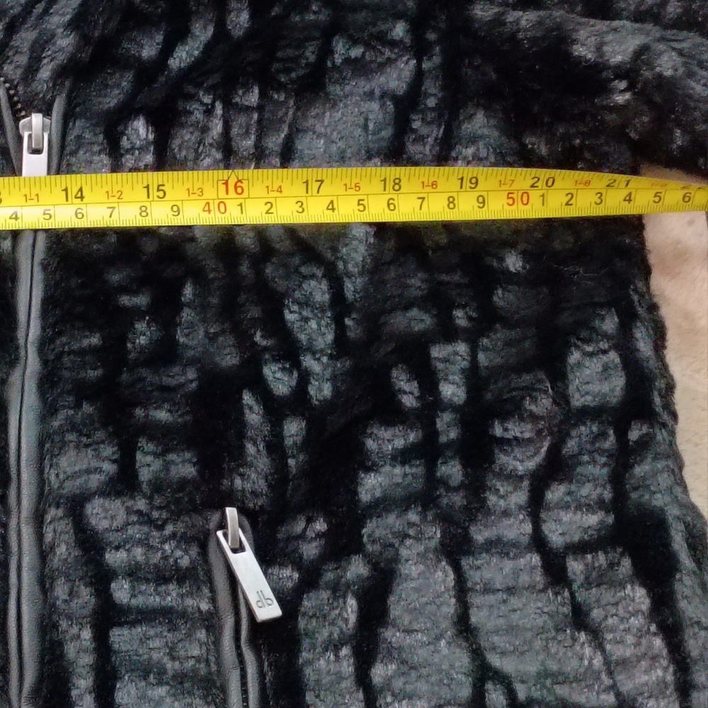 Black Crocodile-Texstute Pattern Teddy Jacket - image 8